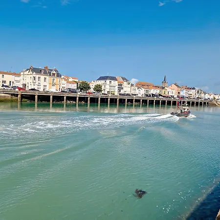 T3 Aux Sables-d'olonne Avec Climatisation - Fr-1-331-76 شقة
